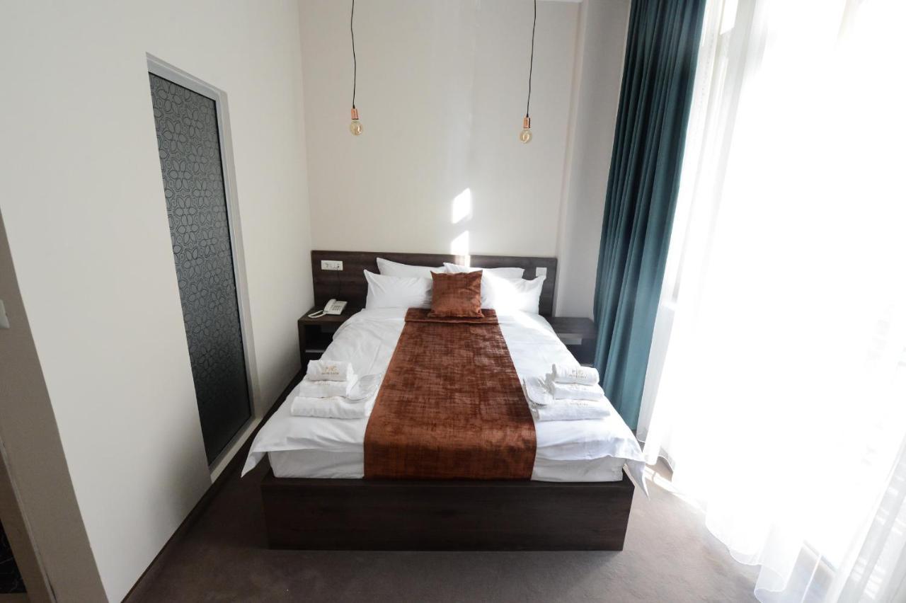 Hotel Cara 28 Skopje Exterior photo